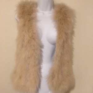 Club Monaco Jackets & Coats - Fun faux fur Club Monaco Vest with Tags Club Monaco Jackets & Coats - Fun faux fur Club Monaco Vest with Tags